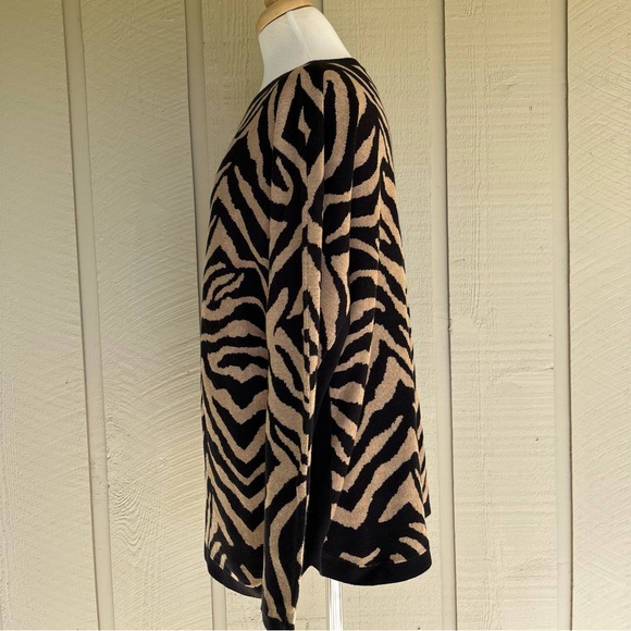 Cabi tiger print sweatshirt - size M - Picture 4 of 12